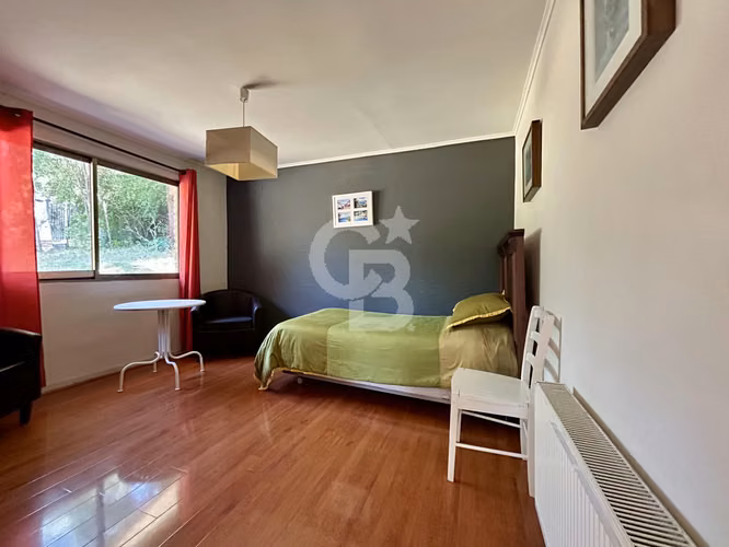 Sitio con casa en Vitacura, Lo curro