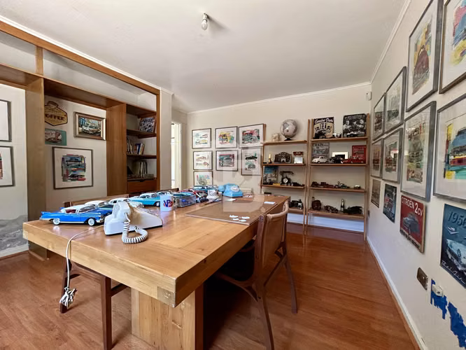 Sitio con casa en Vitacura, Lo curro