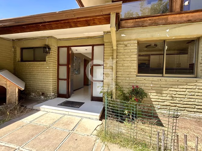 Sitio con casa en Vitacura, Lo curro