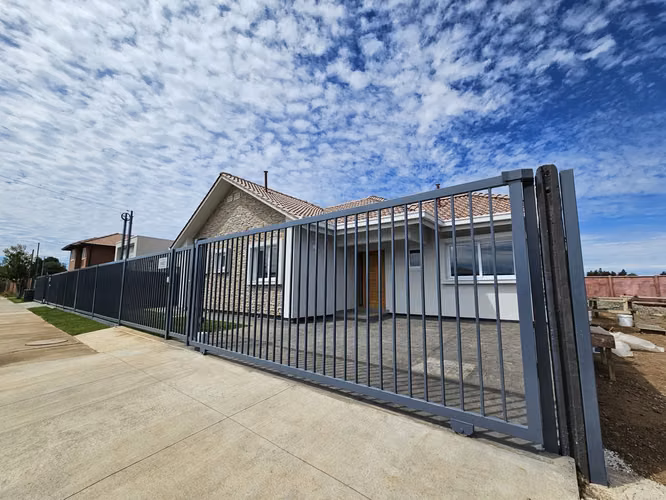 Casa Nueva en Parcelas San Valentín | Beneficio Tributario de hasta 1.170 UF 