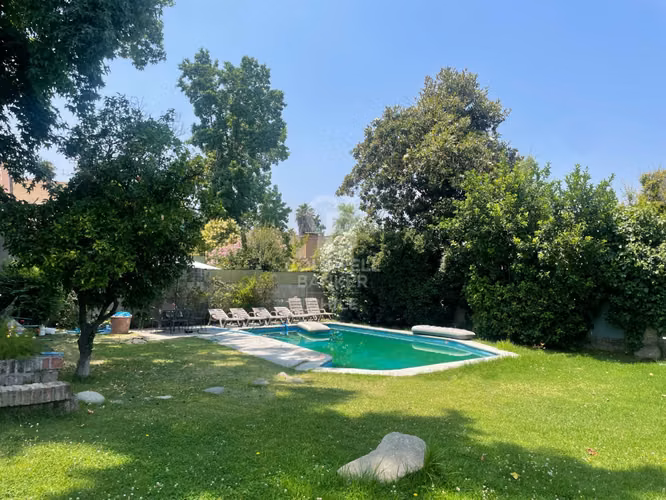 Hermosa Casa en Santa Maria de Manquehue