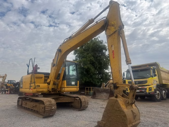 Komatsu PC130-8 impecable estado