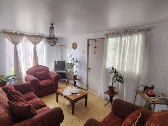 Venta Casa cerca metro Las Parcelas Maipú (132942)