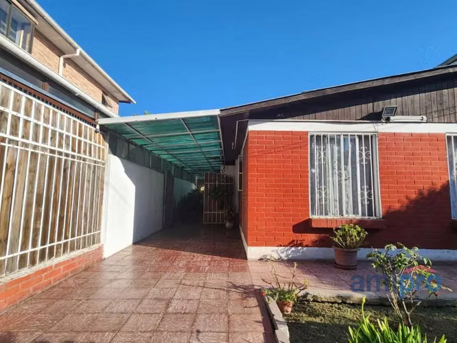 Venta Casa cerca metro Las Parcelas Maipú (132942)