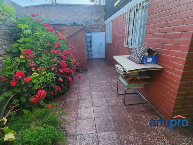 Venta Casa cerca metro Las Parcelas Maipú (132942)