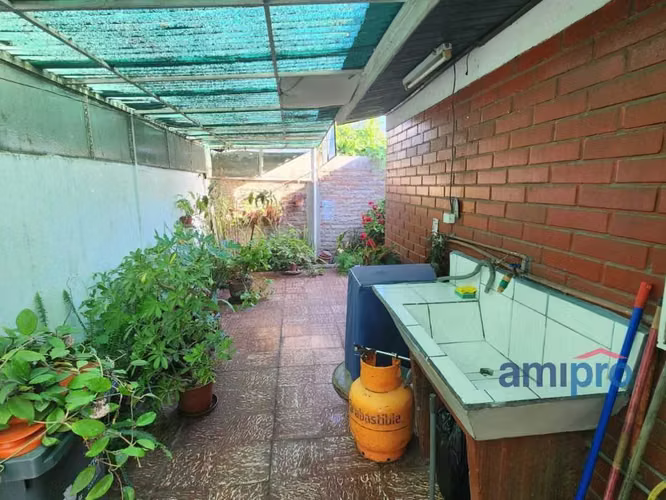 Venta Casa cerca metro Las Parcelas Maipú (132942)