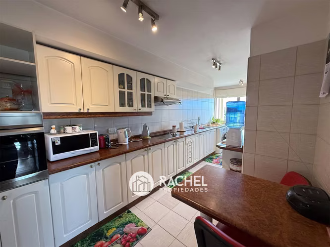 SE VENDE SOLEADO DEPTO CON 4 DORMITORIOS- Edificio Versalles, Calle Francia - Imagen 11