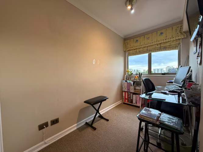 SE VENDE SOLEADO DEPTO CON 4 DORMITORIOS- Edificio Versalles, Calle Francia - Imagen 18