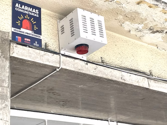 Studio / Oficina de 16 metros cuadrados, con 1 privado y 1 baño completo, cocina eléctrica y termo eléctrico.