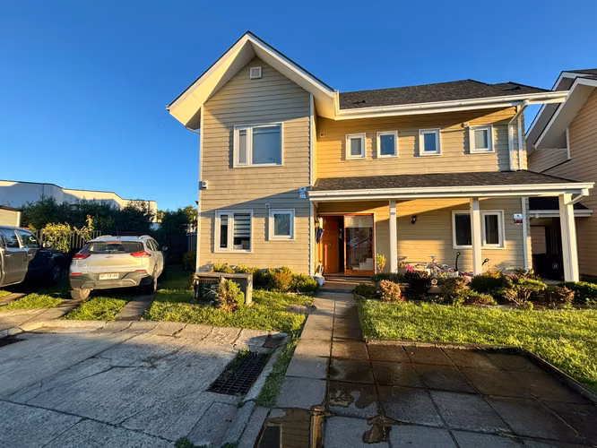 Amplia Casa Condominio El Bayo, Valdivia