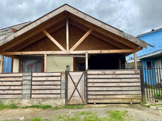 Casa en Alerce Sur, remodelada. (133376)
