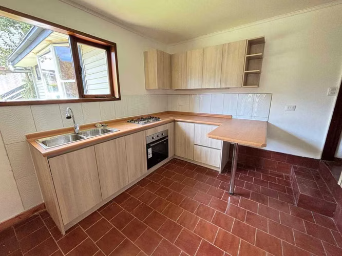 Casa para empresa en Regimiento (133639)