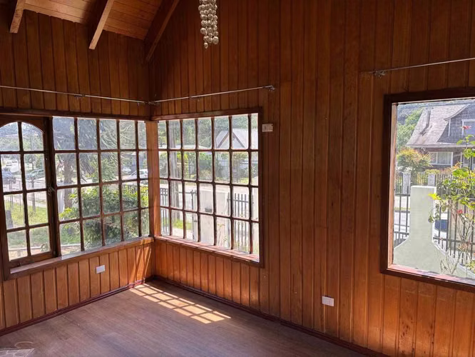 Casa para empresa en Regimiento (133639)