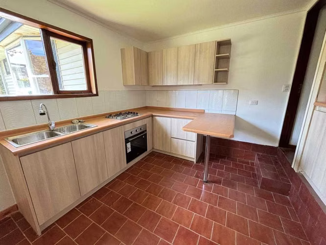 Casa para empresa en Regimiento (133639)