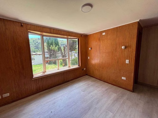 Casa para empresa en Regimiento (133639)
