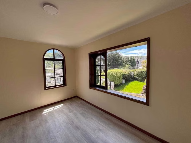 Casa para empresa en Regimiento (133639)