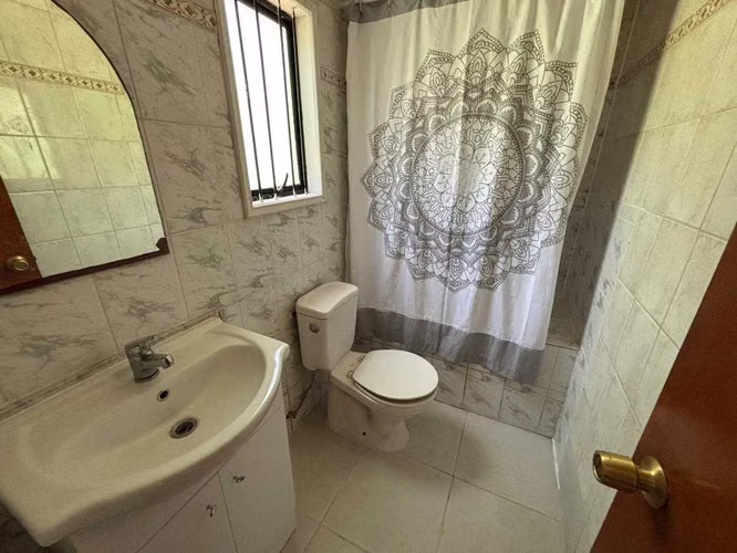 Casa para empresa en Regimiento (133639)