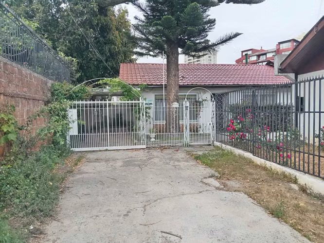 Casa Amplia con Jardín trasero y delantero (133830)