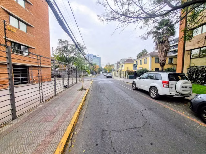 Estacionamiento privado en primer piso (133839)
