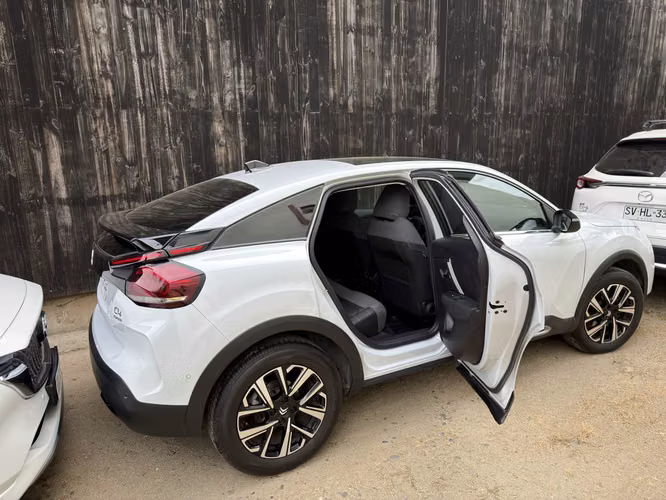 CITROEN  C4 PureTech 130 EAT8 Shine .TURBO.2025