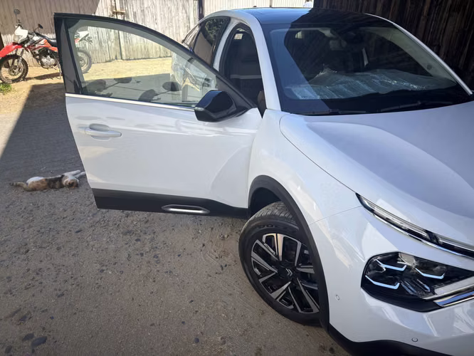 CITROEN  C4 PureTech 130 EAT8 Shine .TURBO.2025
