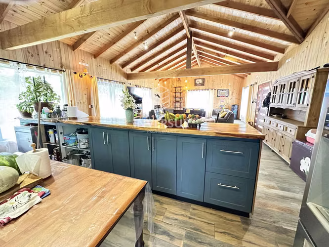 Parcela con entorno natural con 2 casas  (134922)