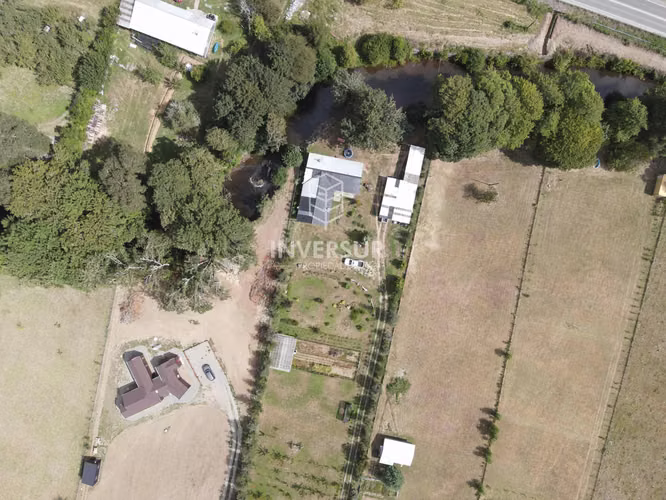 Parcela con entorno natural con 2 casas  (134922)