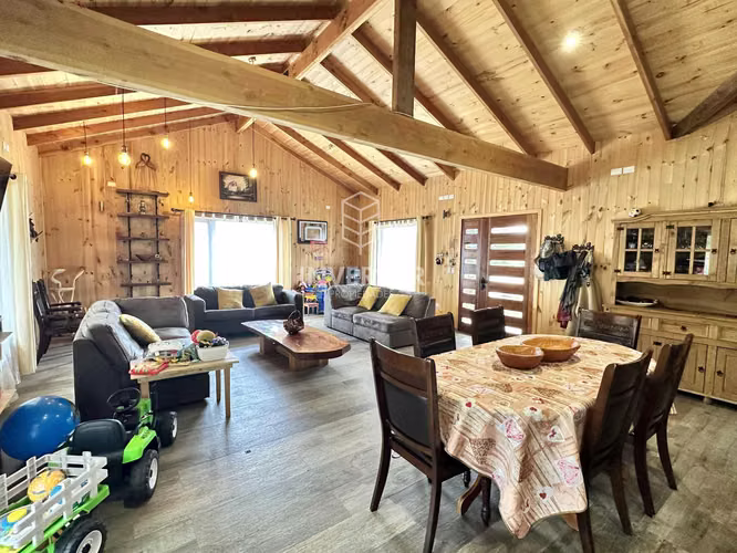 Parcela con entorno natural con 2 casas  (134922)