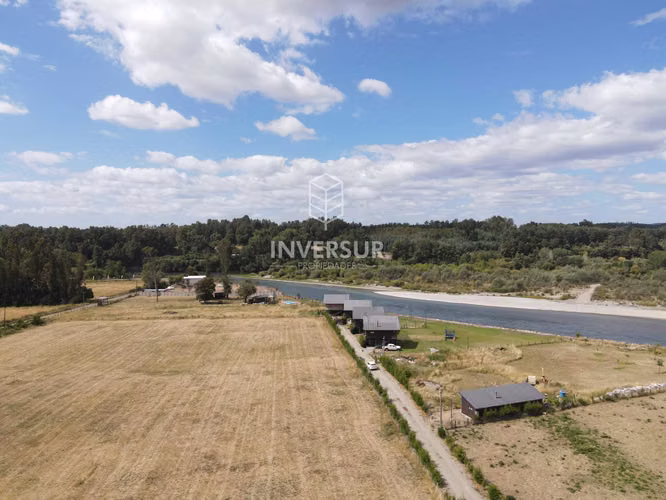 Parcela con entorno natural con 2 casas  (134922)
