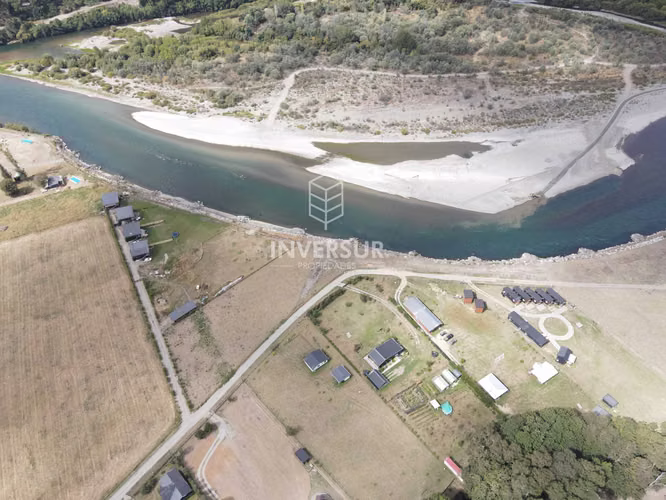 Parcela con entorno natural con 2 casas  (134922)