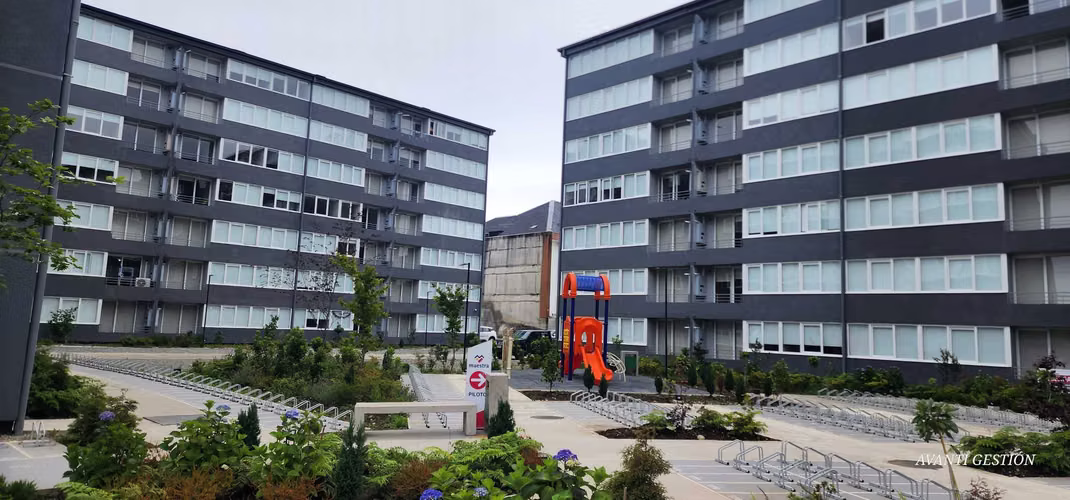 DEPARTAMENTO AMOBLADO ARRIENDO EN CONDOMINIO (135086) - Imagen 2
