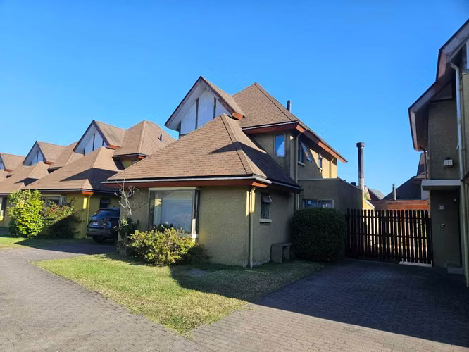 Oportunidad Casa Amplia 4D 3B 2E Huertos (135221)