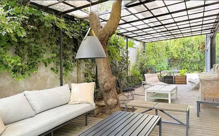 Amplia Casa Familiar con Patio Soleado (133326)