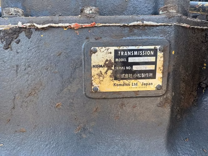 Komatsu D275AX-5 Transmisión impecable estado