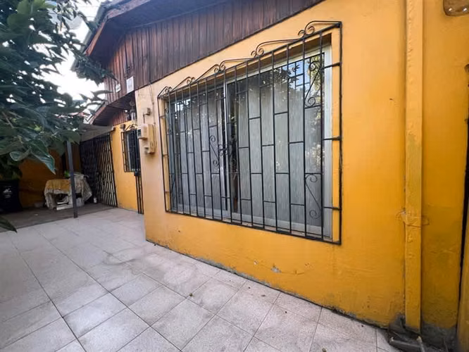CASA SALVADOR GUTIERREZ, SANTOS MEDEL