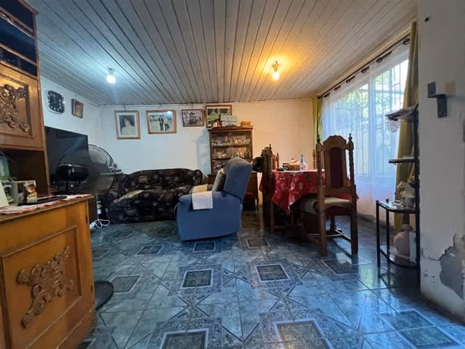 CASA SALVADOR GUTIERREZ, SANTOS MEDEL