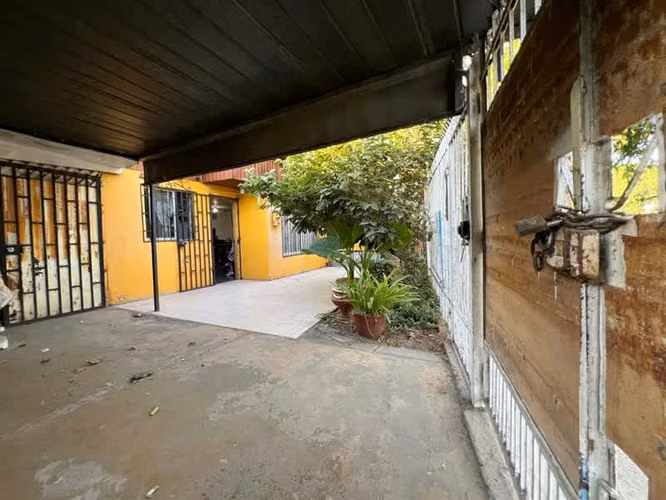 CASA SALVADOR GUTIERREZ, SANTOS MEDEL
