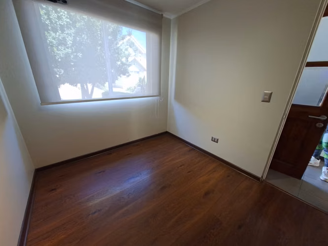 Excelente Casa 2 Pisos En Condominio Alto Sacramento 2 - Imagen 2