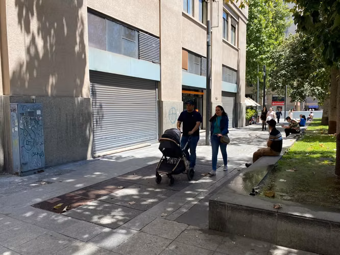 Se Arrienda amplio Local comercial en Alameda - Gran Visibilidad