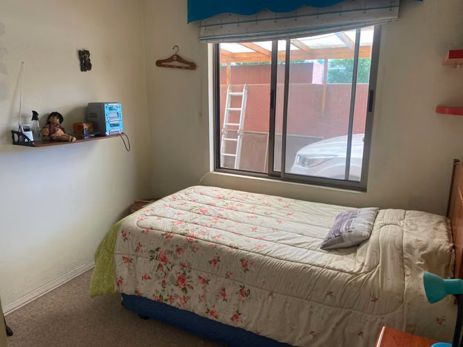 VENDE casa 5D 4B 180/780 mt2, cond. Sta Rosa de Linderos, Buin.