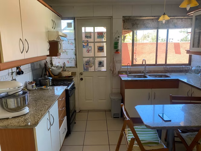 VENDE casa 5D 4B 180/780 mt2, cond. Sta Rosa de Linderos, Buin.