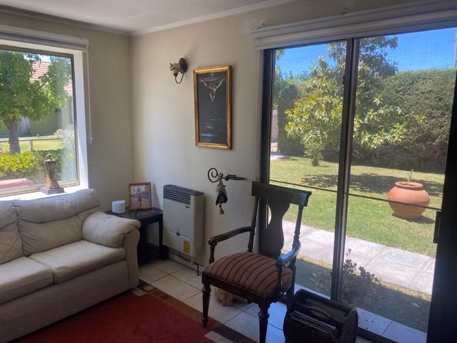 VENDE casa 5D 4B 180/780 mt2, cond. Sta Rosa de Linderos, Buin.