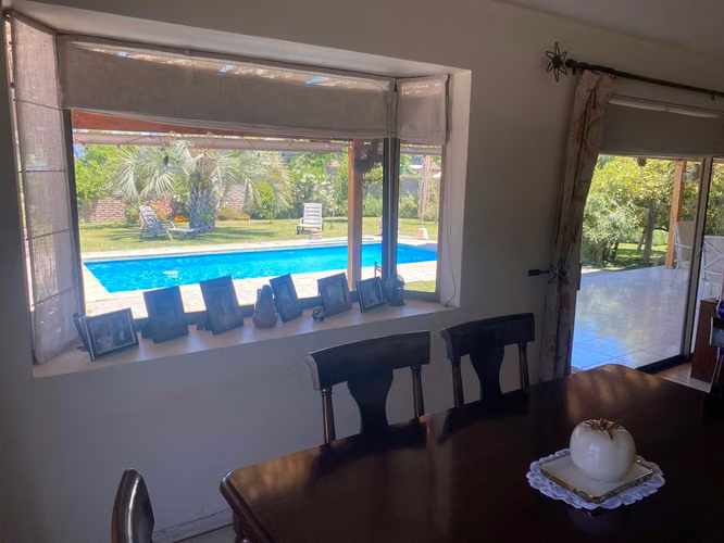 VENDE casa 5D 4B 180/780 mt2, cond. Sta Rosa de Linderos, Buin.