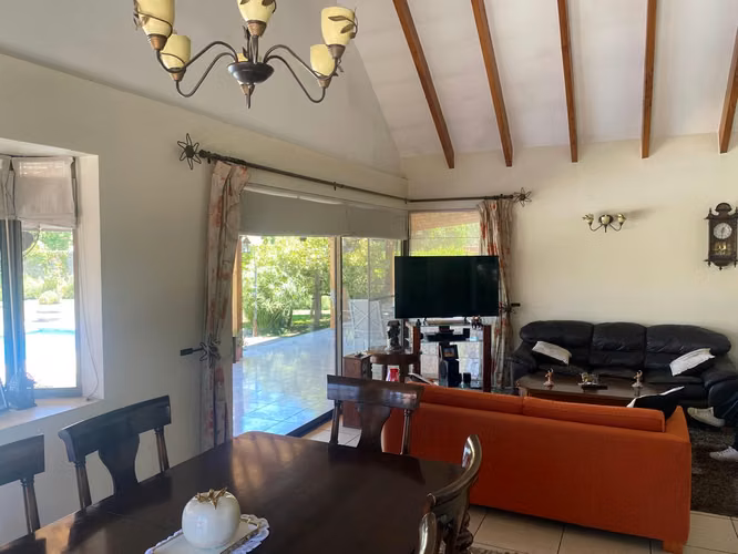 VENDE casa 5D 4B 180/780 mt2, cond. Sta Rosa de Linderos, Buin.