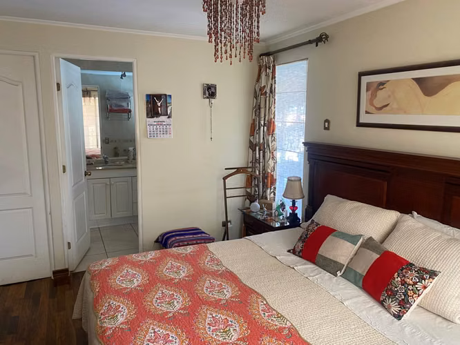 VENDE casa 5D 4B 180/780 mt2, cond. Sta Rosa de Linderos, Buin.