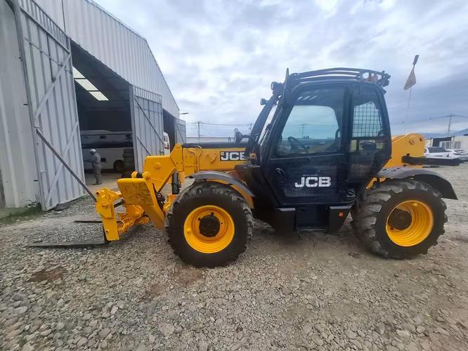 VENDO MANIPULADOR TELESCOPICO JCB 533
