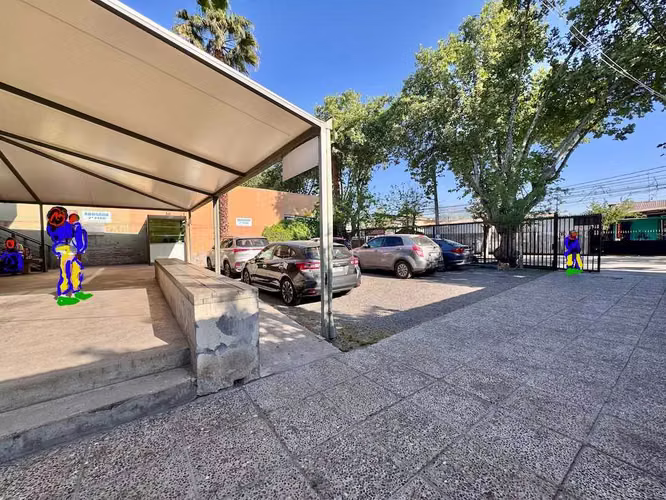Edificio de 2 niveles con 4 oficinas (135855)