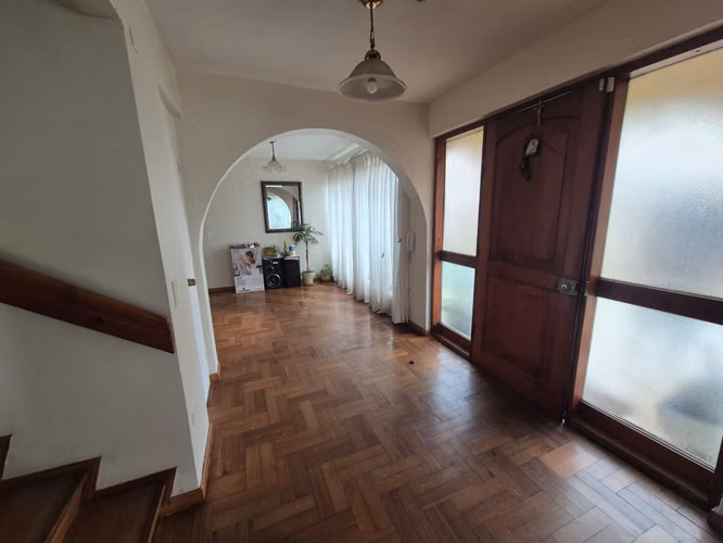 Se vende Amplia Propiedad ideal oficina o negocio San Vicente Thno - Imagen 2