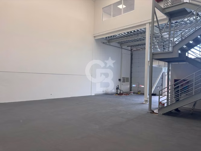 Bodega nueva estratégicamente ubicada