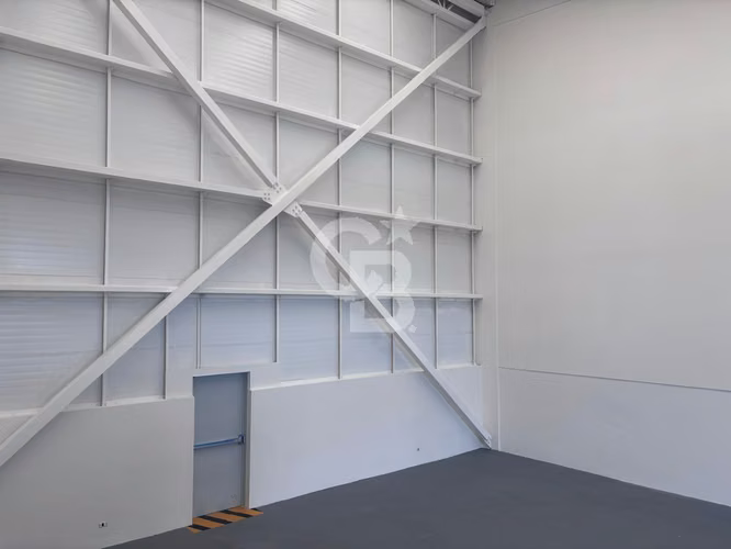 Bodega nueva estratégicamente ubicada